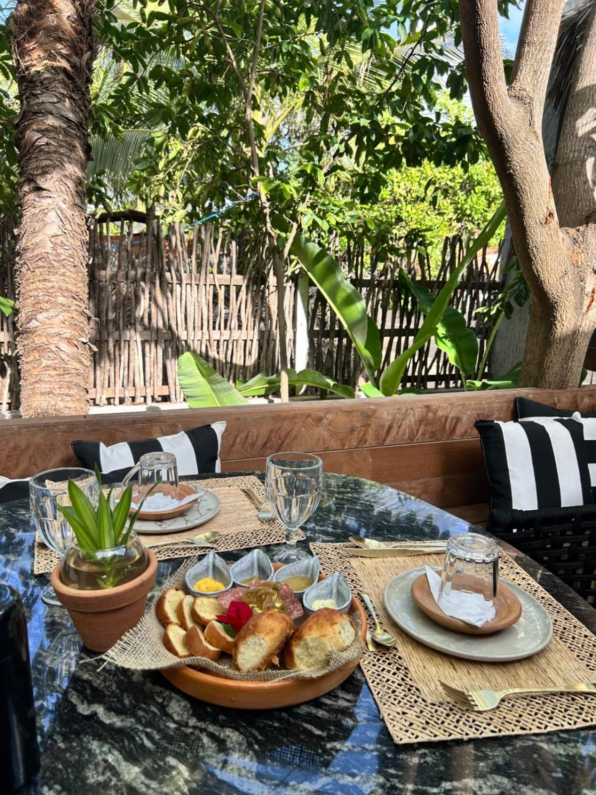 Villa Pantai Boutique Hotel Атинс Экстерьер фото